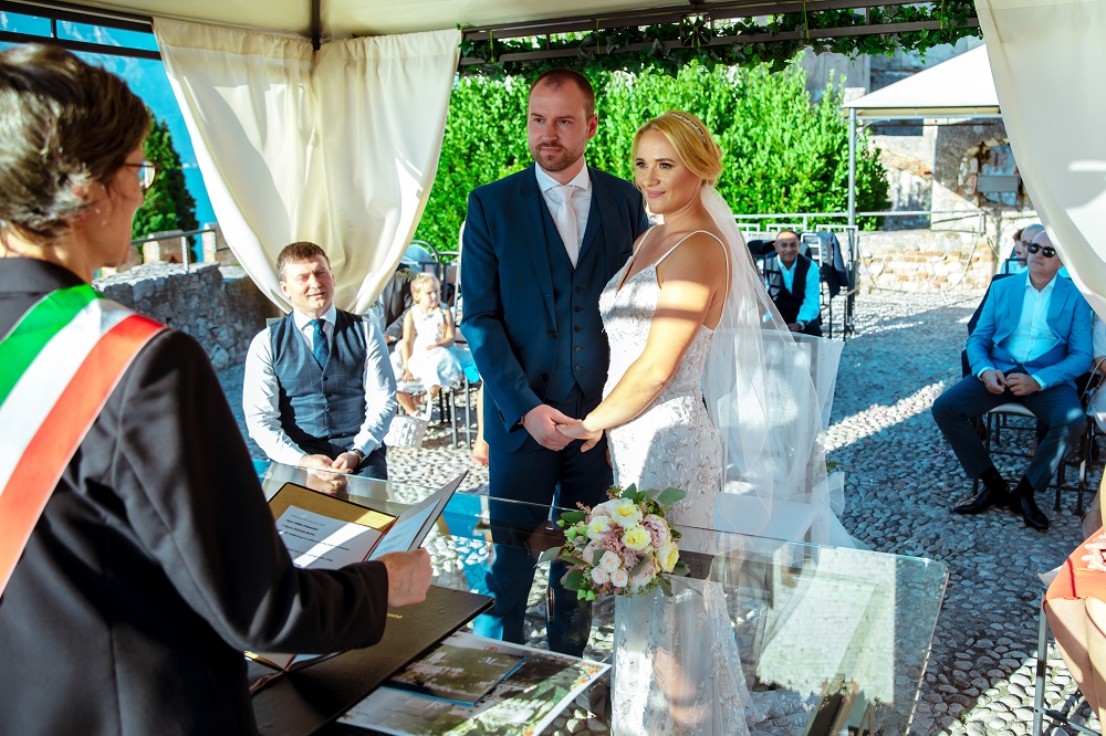 vestuves uzsienyje, vestuves italijoje, vestuves pilyje, prabangios vestuves, vestuviu diena, civiline ceremonija