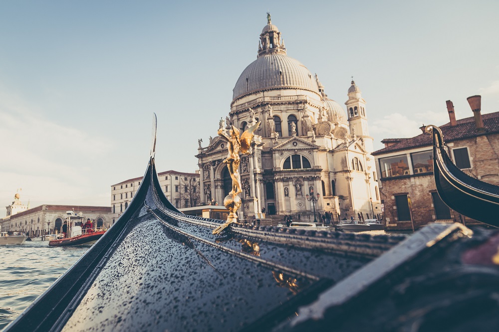 venecija, atostogos venecijoje, keliones italijoje, prabangios keliones italijoje, gondola, gondolininkas, ka pamatyti venecijoje
